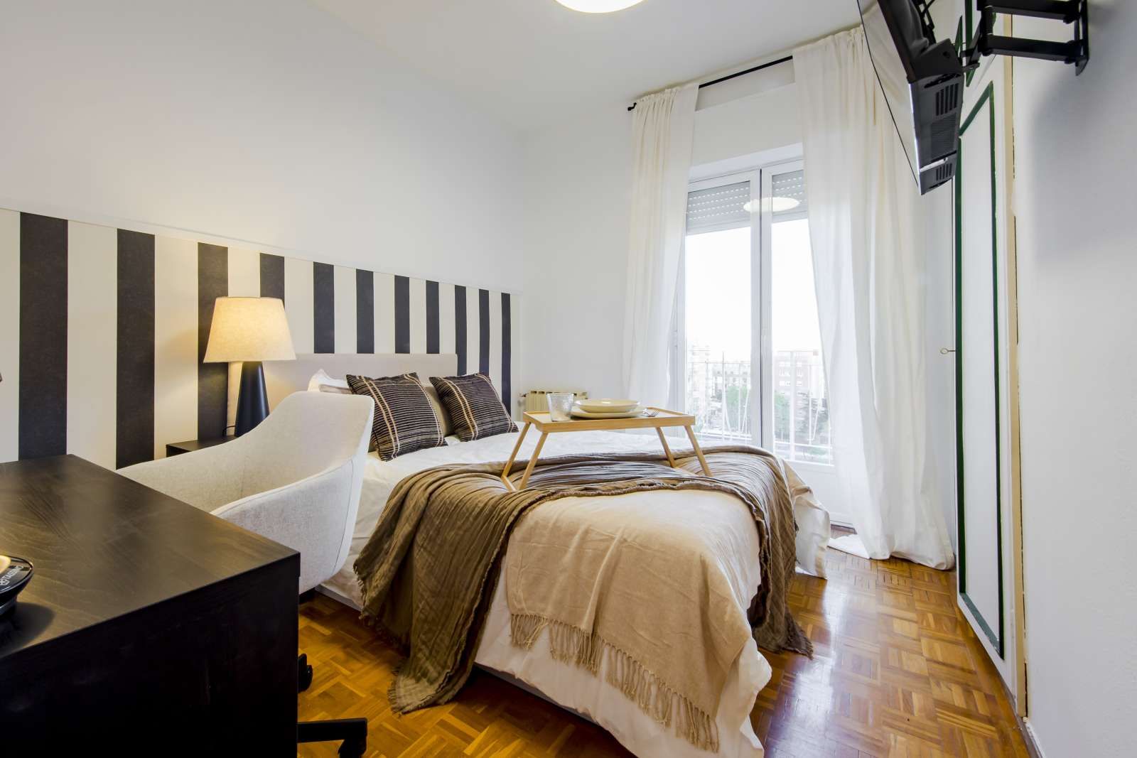 Bedroom of Flat to share in  Madrid Capital  with Air Conditioner and Terrace