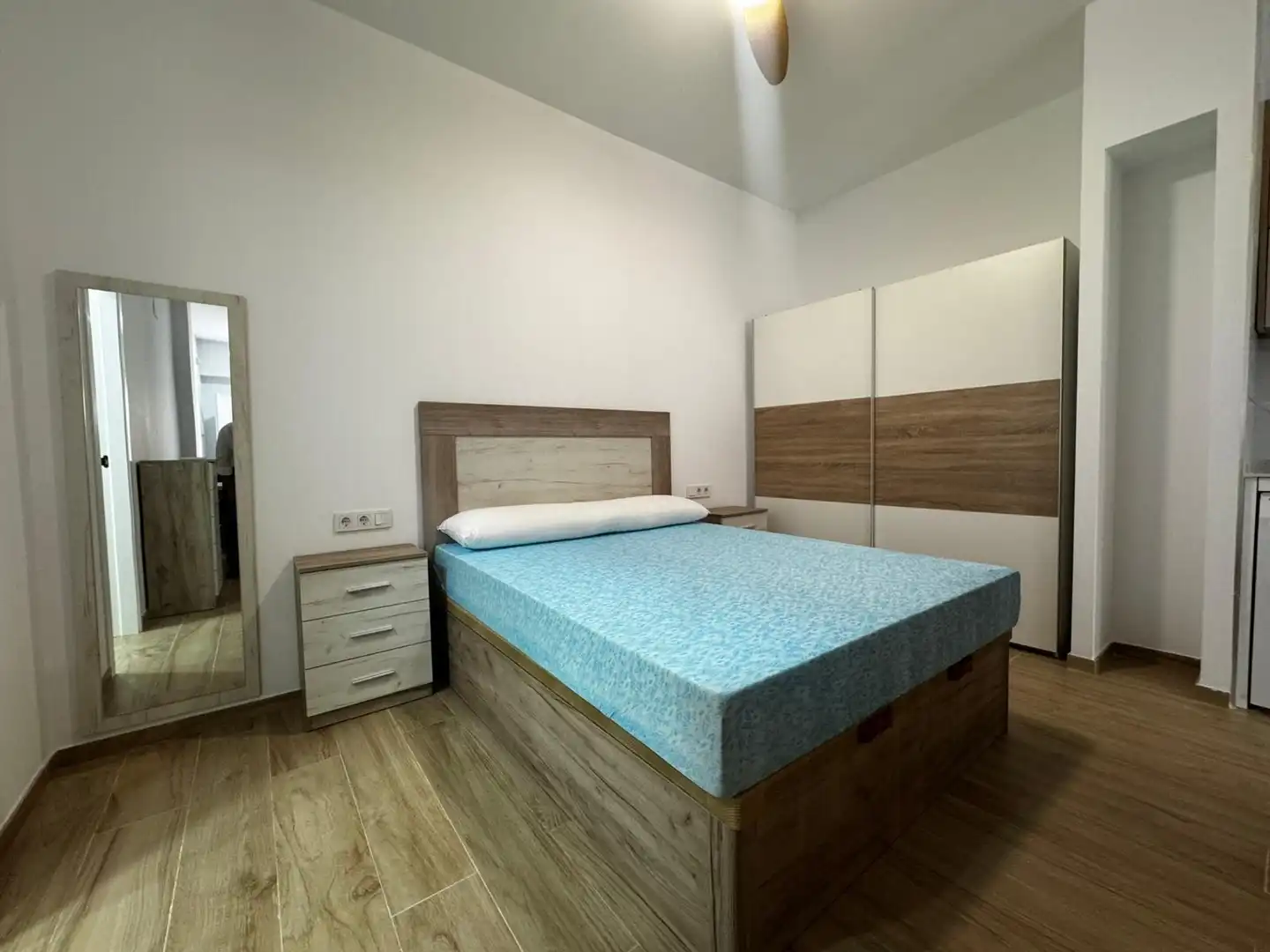 Bedroom of Flat for rent in Córdoba  with Air Conditioner, Heating and Balcony