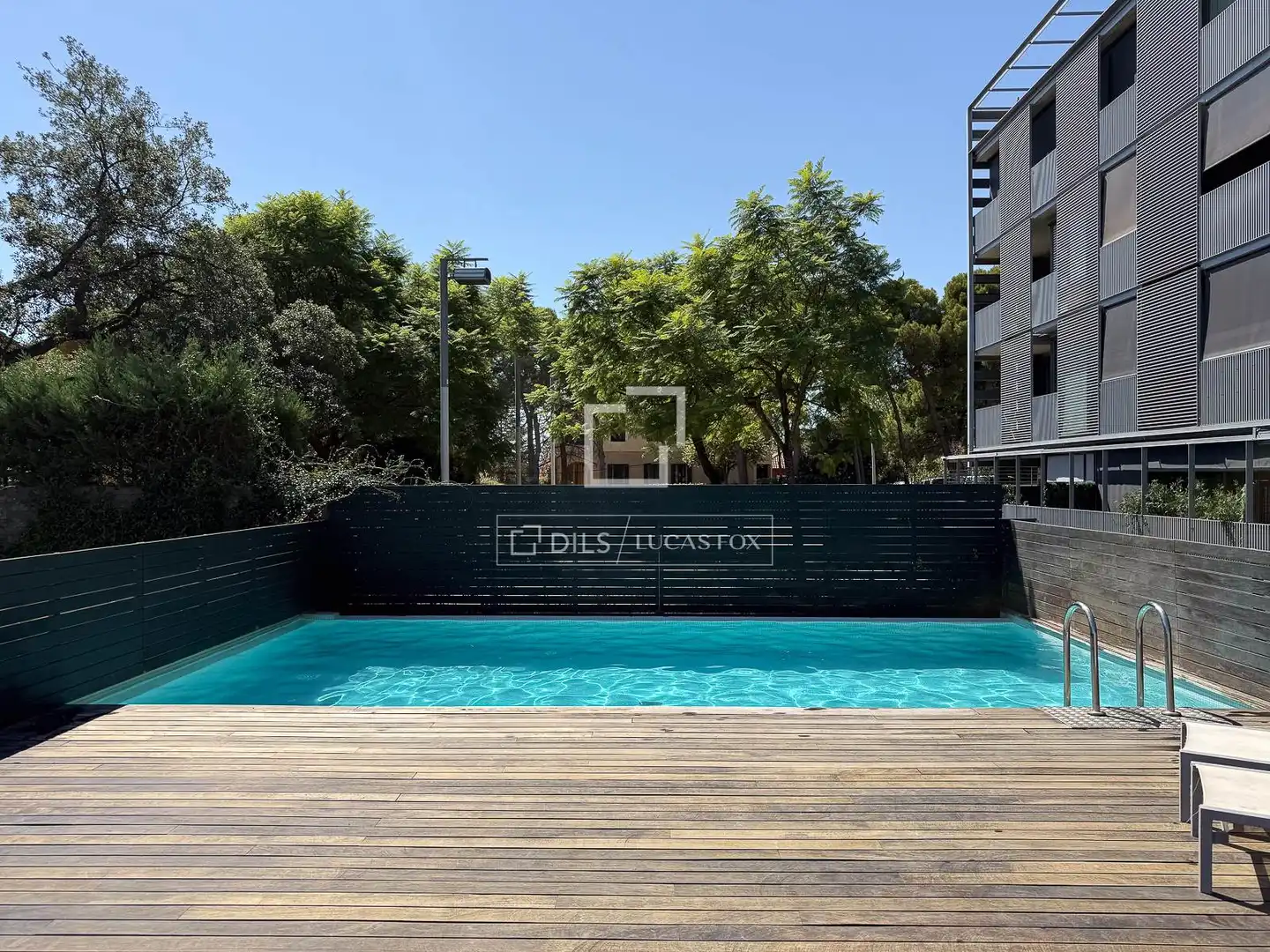 Piscina de Casa o xalet en venda en Barcelona amb Aire condicionat, Calefacció i Jardí privat