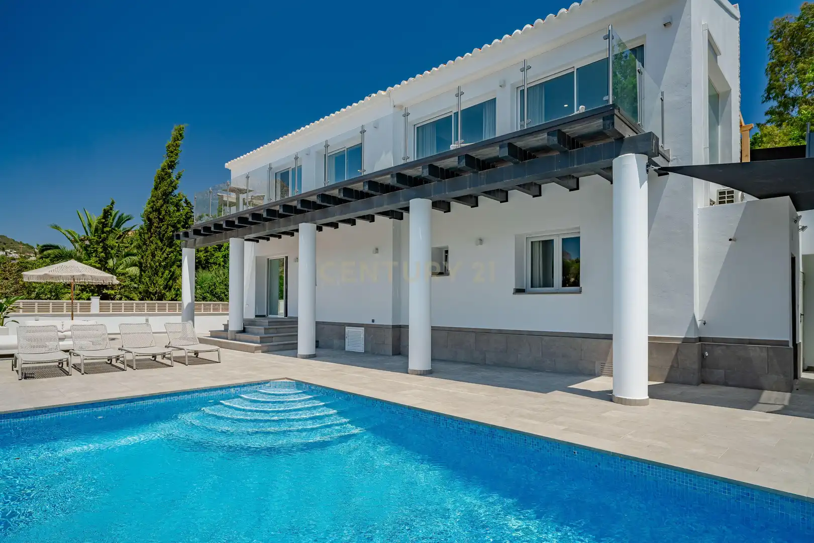 Vista exterior de Apartament en venda en Calpe / Calp amb Aire condicionat, Jardí privat i Traster