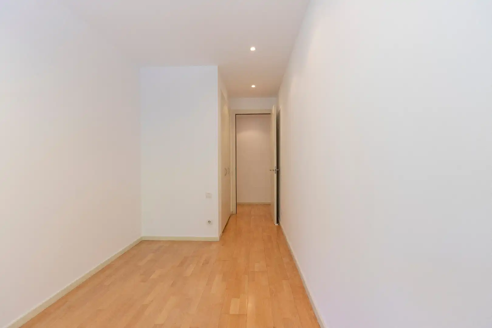 Wohnung zum Verkauf in Barcelona mit Klimaanlage, Heizung und Parkett