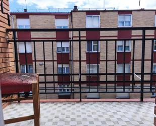 Vista exterior de Pis en venda en  Logroño amb Calefacció i Balcó