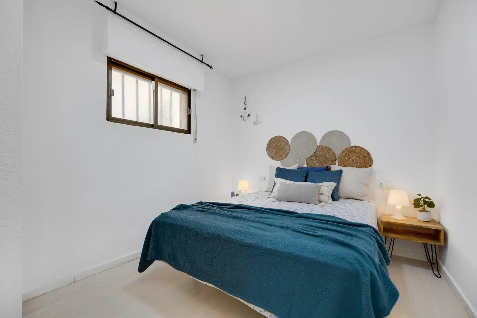 Dormitori de Apartament en venda en Torrevieja amb Aire condicionat, Terrassa i Moblat
