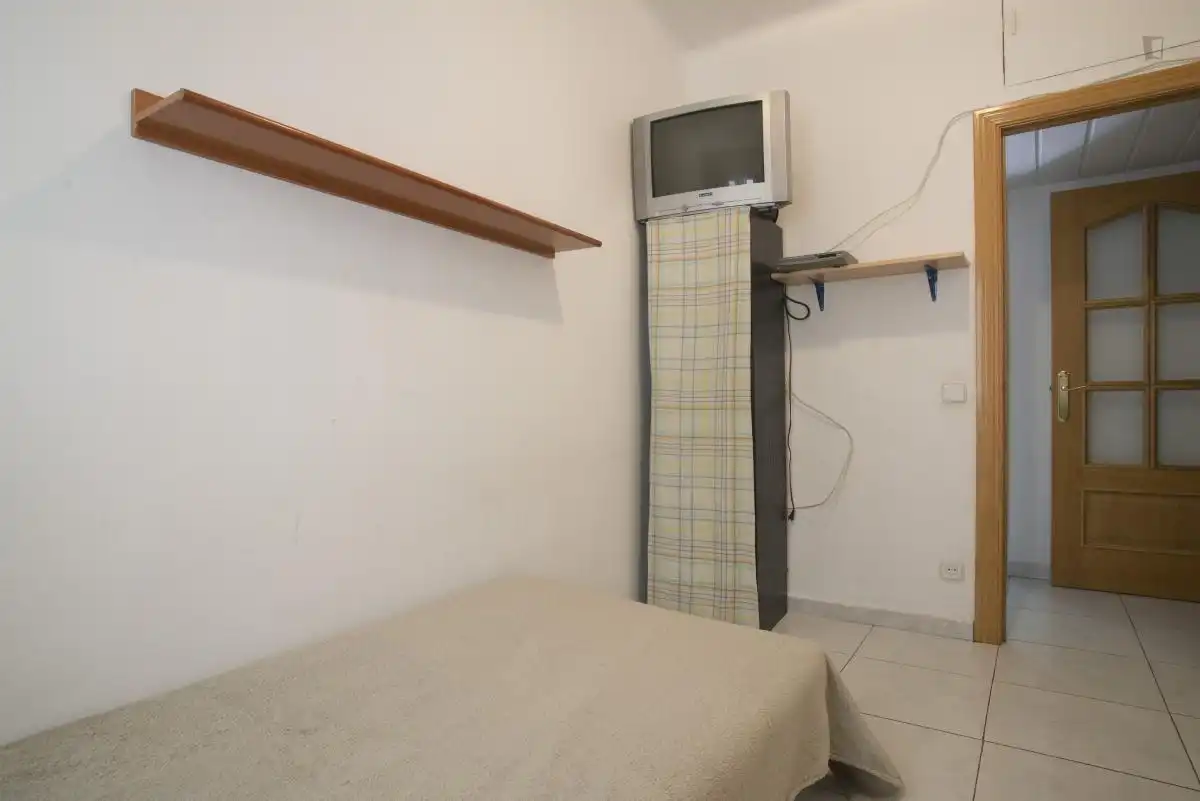 Habitación de Apartamento para compartir en Barcelona con Aire acondicionado, Calefacción y Amueblado