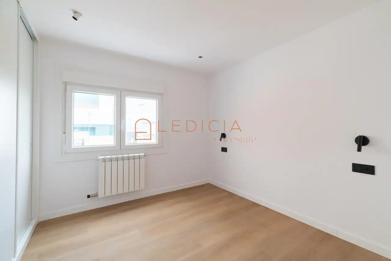 Bedroom of Flat for sale in Vigo   with Heating