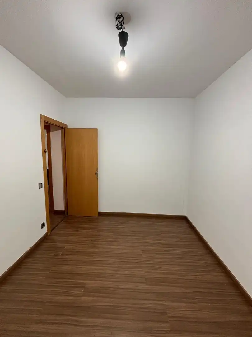 Habitación de Piso en venta en Barcelona con Parquet