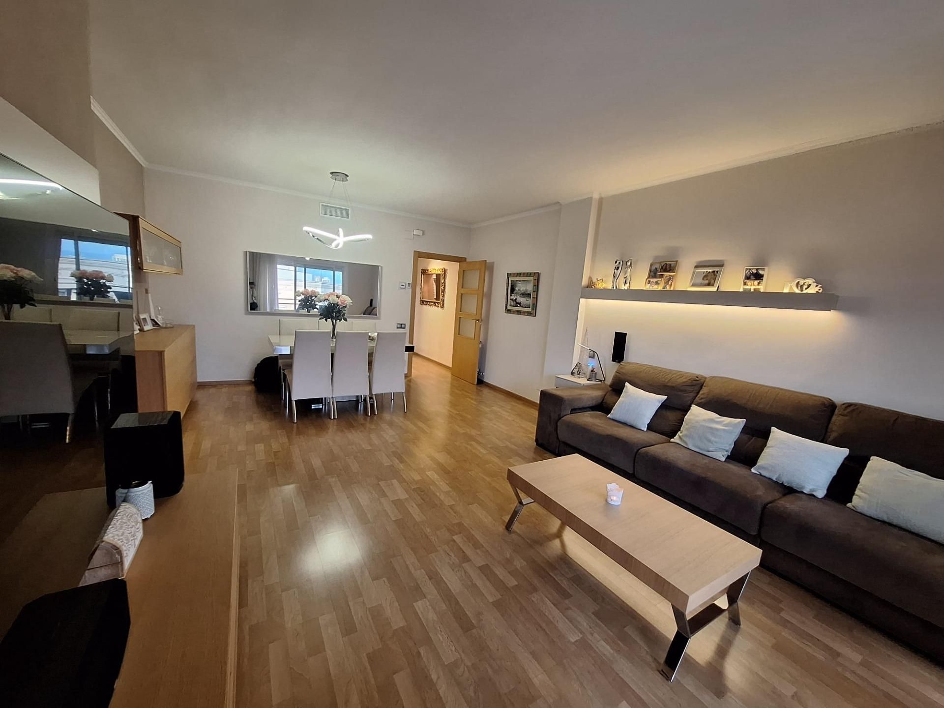 Sala d'estar de Pis en venda en Sabadell amb Aire condicionat, Calefacció i Parquet