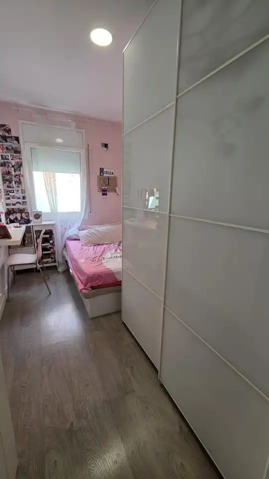 Bedroom of Ground floor for share in Terrassa  with Air Conditioner, Heating and Terrace