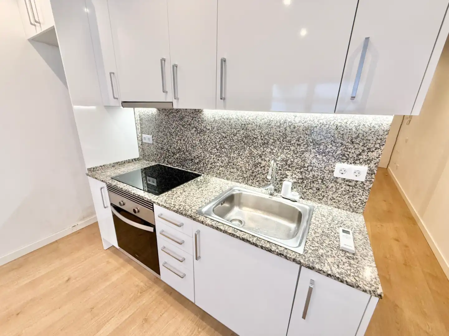 Cocina de Estudio en venta en Barcelona con Aire acondicionado, Calefacción y Parquet