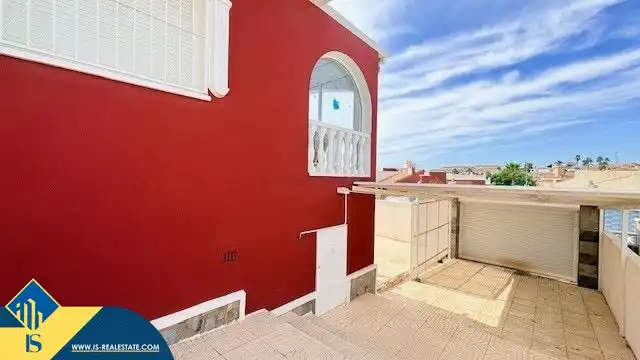 Vista exterior de Casa o xalet en venda en Rojales amb Jardí privat, Terrassa i Moblat