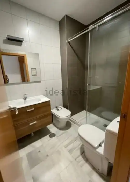 Baño de Piso de alquiler en Sevilla con Aire acondicionado y Amueblado