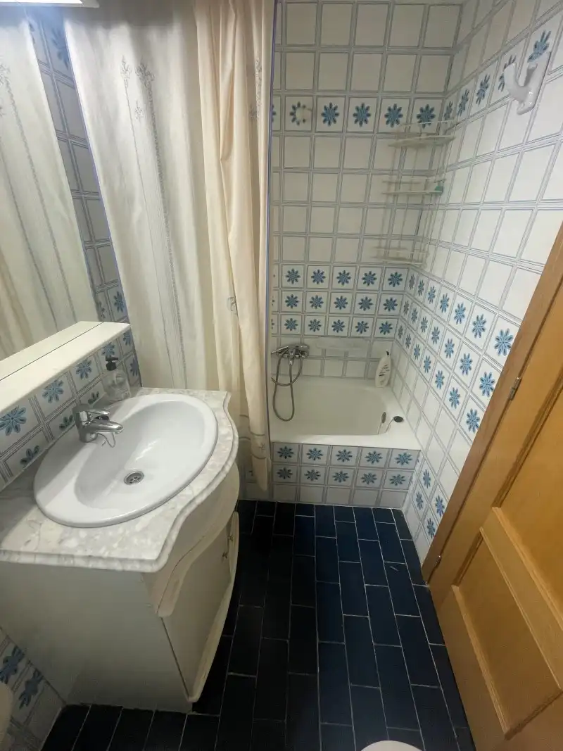 Bathroom of Flat for rent in Gandia  with Air Conditioner, Terrace and Furnished