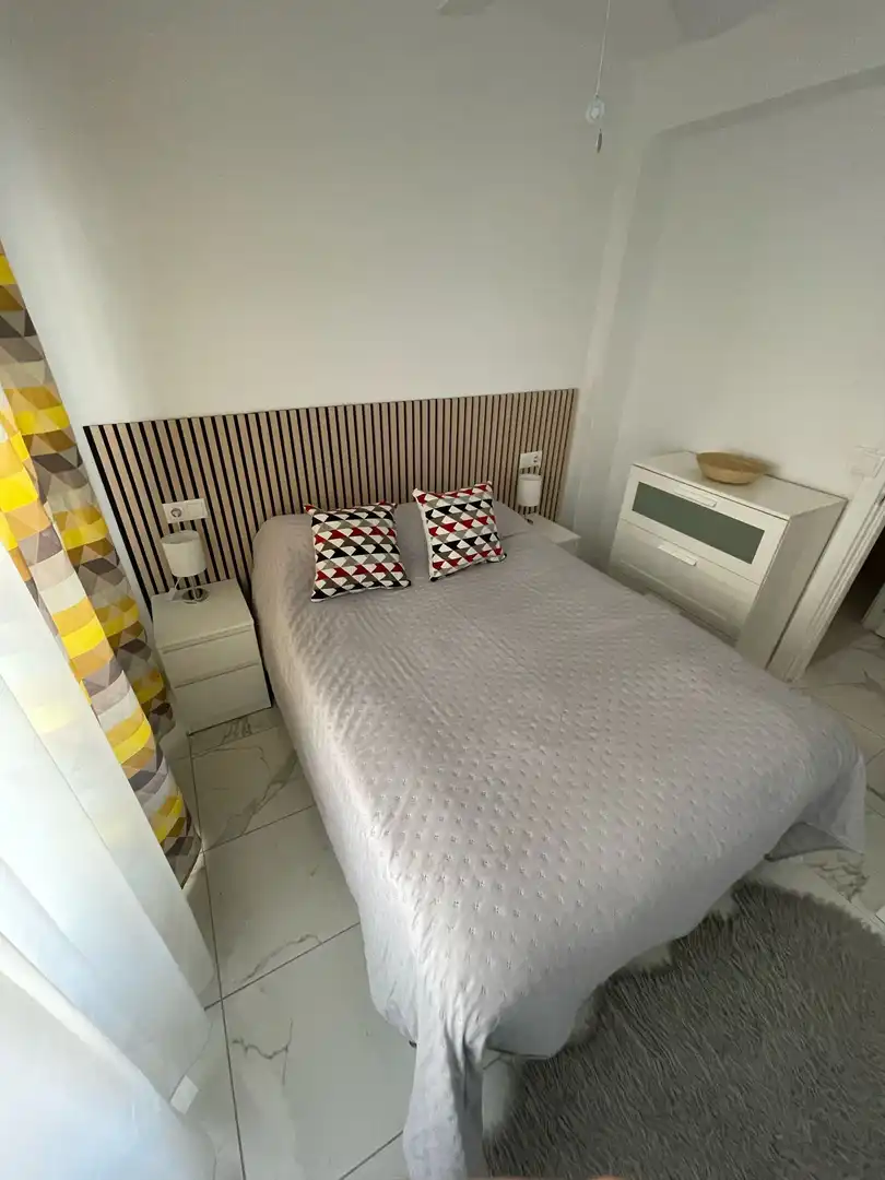 Habitación de Piso de alquiler en Vélez-Málaga con Aire acondicionado, Calefacción y Terraza