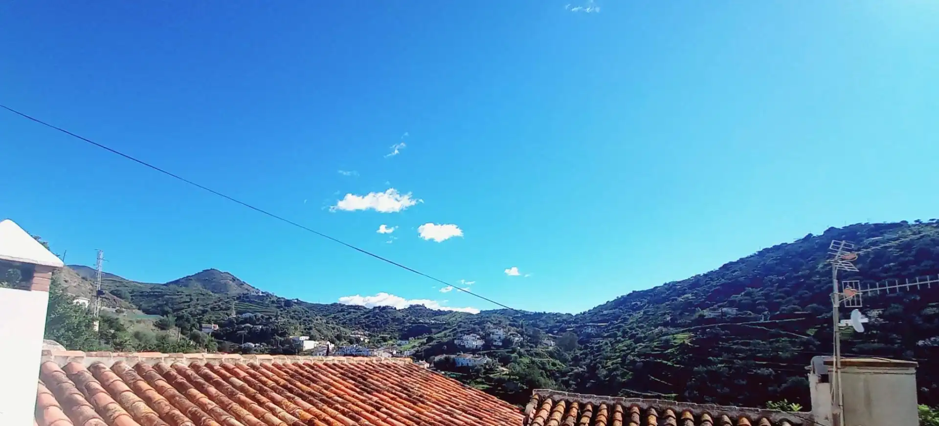 Vista exterior de Casa o chalet en venta en Canillas de Aceituno con Terraza, Trastero y Balcón