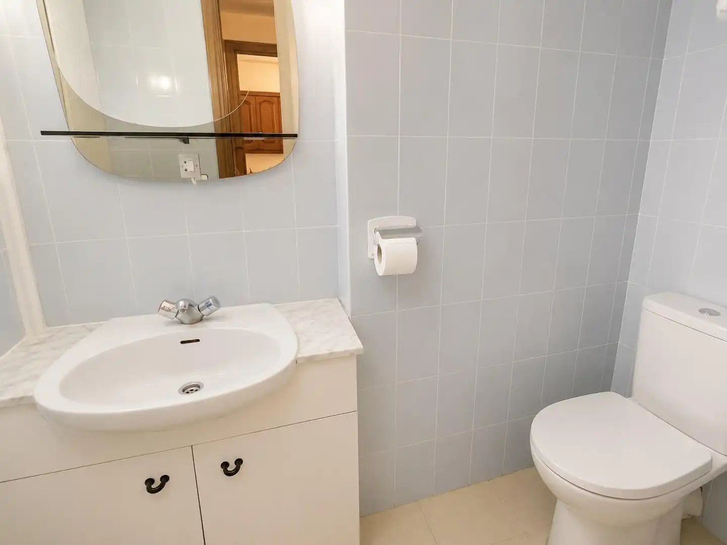Baño de Ático en venta en Salou con Terraza, Amueblado y Piscina comunitaria