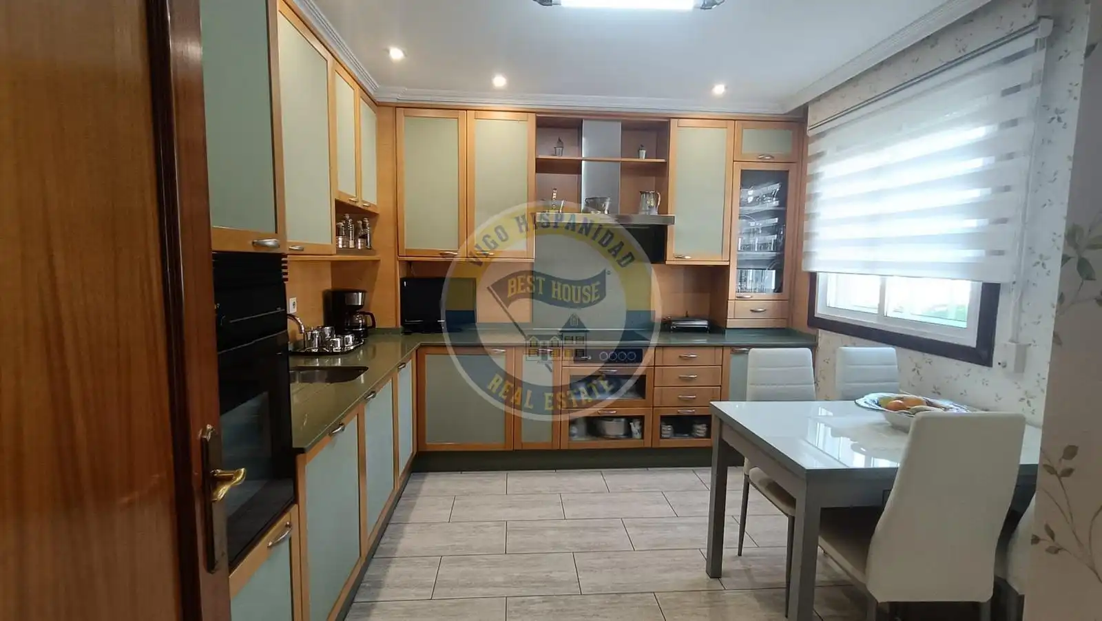 Cocina de Casa adosada en venta en Vigo  con Calefacción, Terraza y Trastero