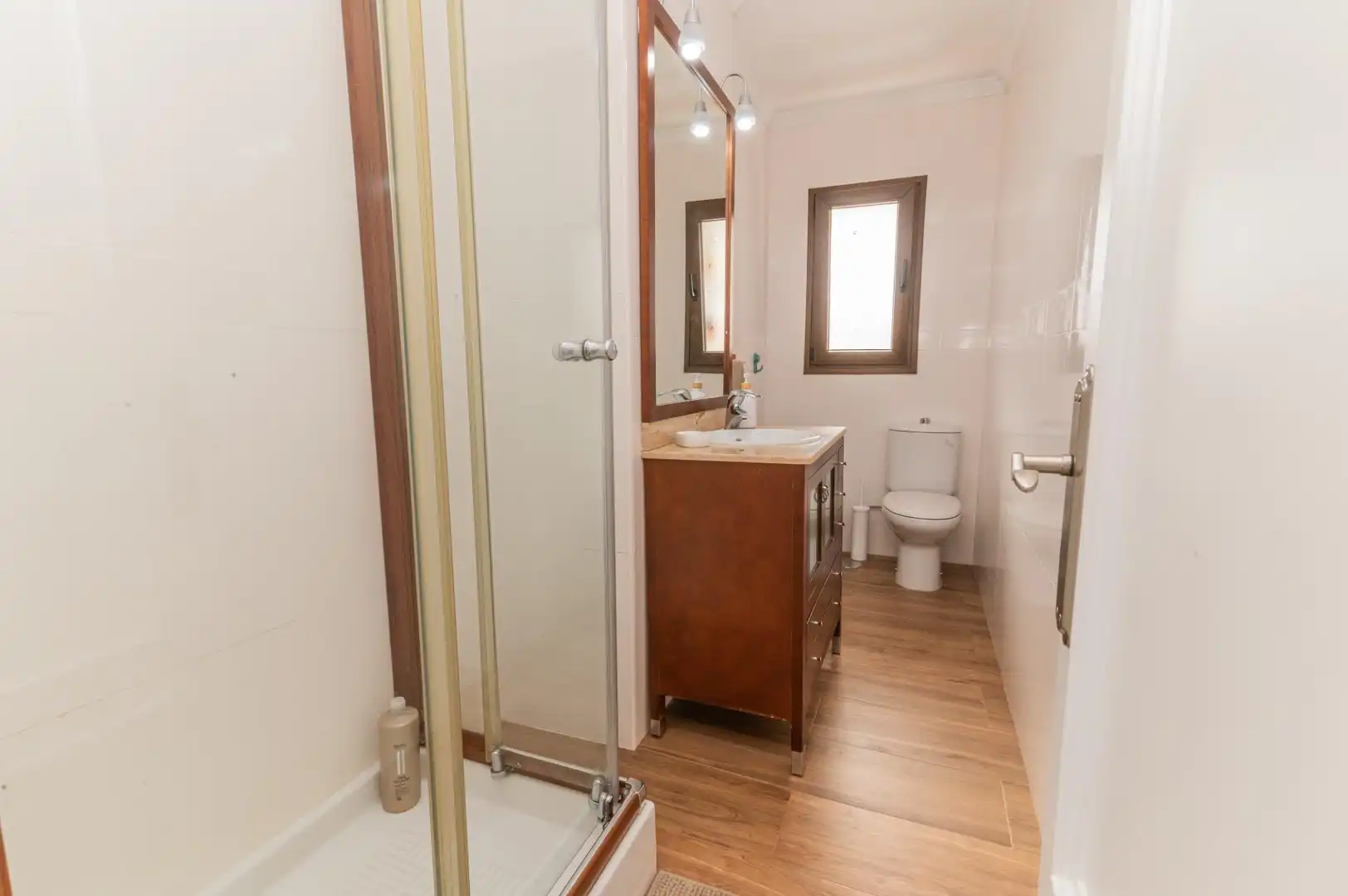 Bathroom of Attic for rent in Granada  with Terrace and Furnished