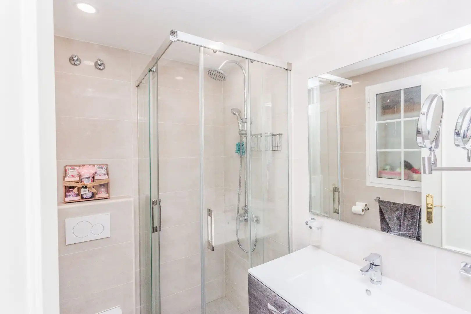 Bathroom of Detached homes for sale in Benalmádena  with Air Conditioner, Heating and Private garden
