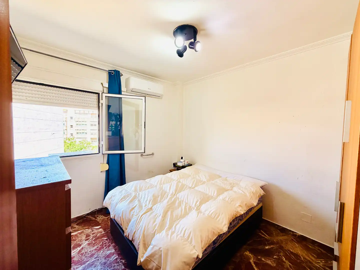 Bedroom of Flat for sale in Sevilla  with Air Conditioner and Terrace
