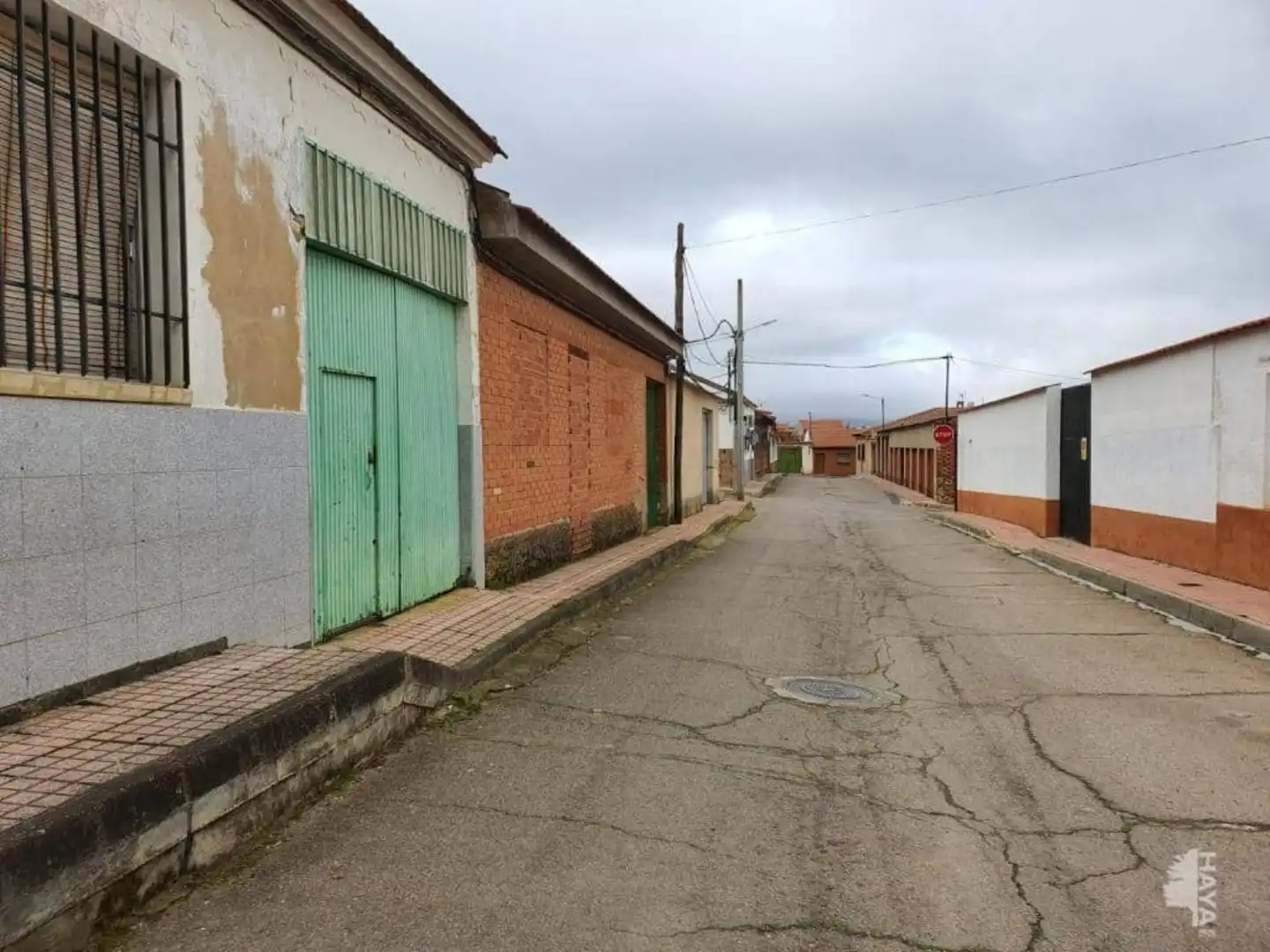 Vista exterior de Casa adosada en venta en Porzuna con Calefacción