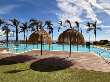 Apartamento con piscina en venta en El Faro de Calaburra - Chaparral
