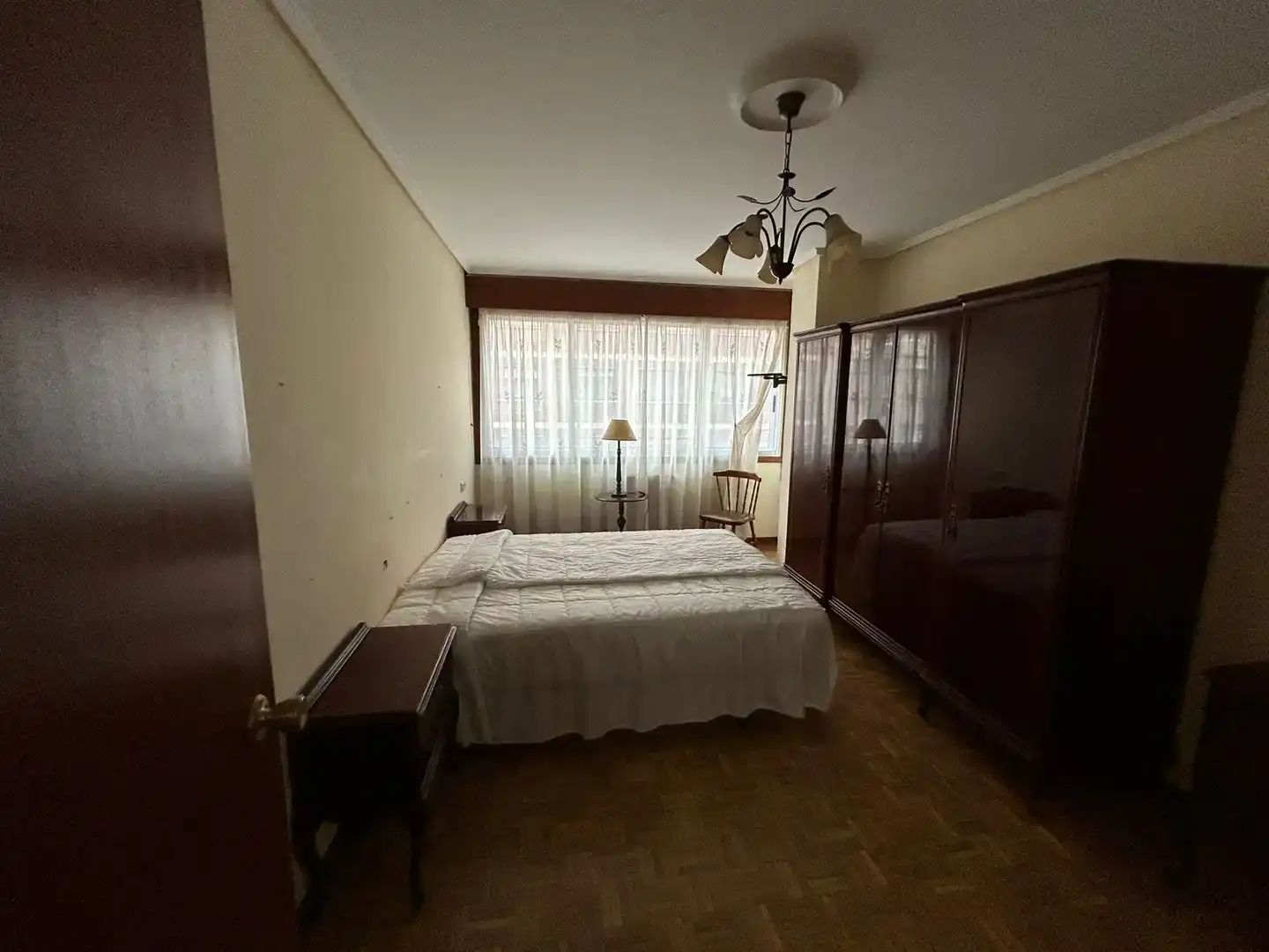 Dormitori de Pis de lloguer en Ferrol amb Parquet, Traster i Moblat