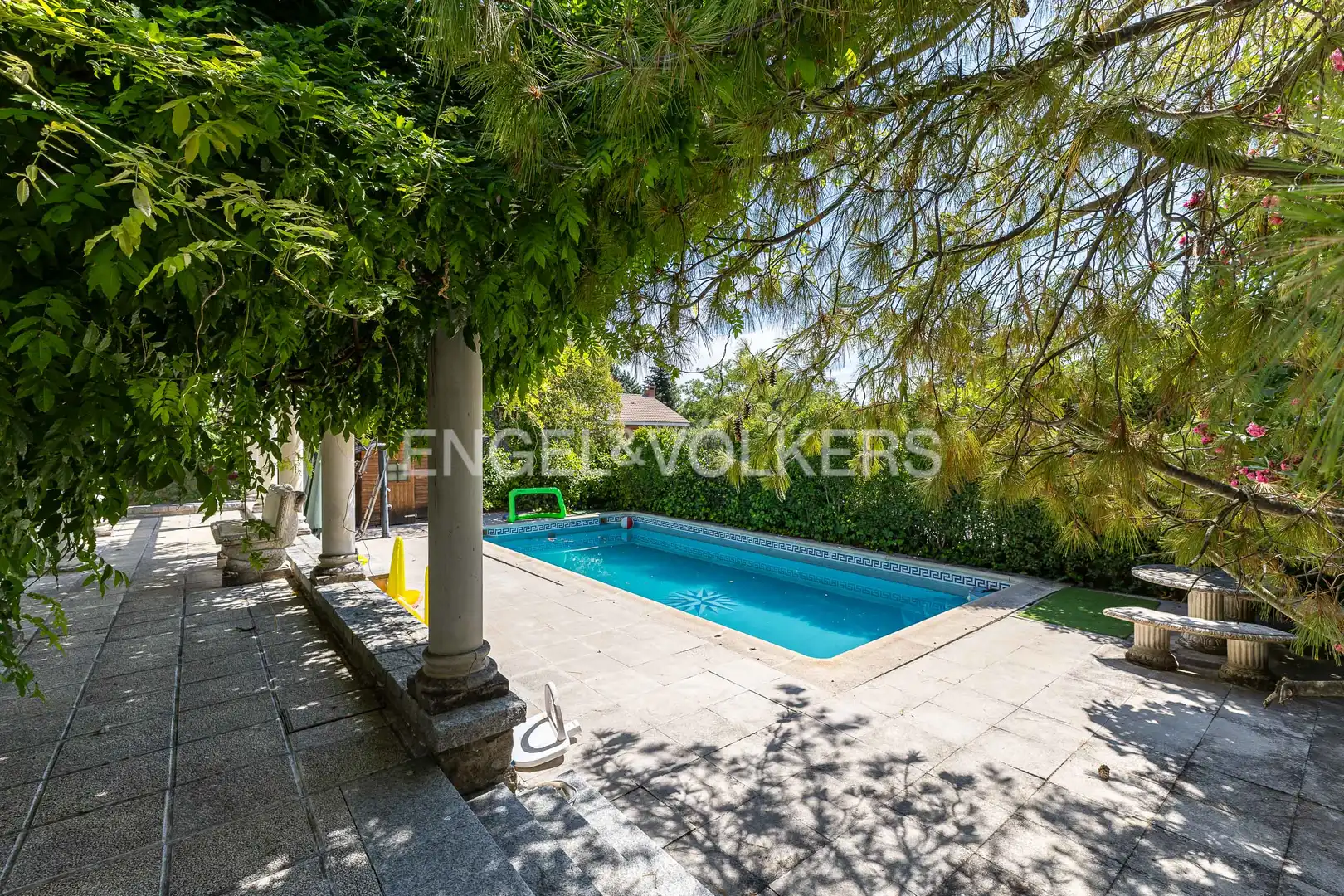 Piscina de Finca rústica de lloguer en Pozuelo de Alarcón amb Calefacció, Jardí privat i Terrassa