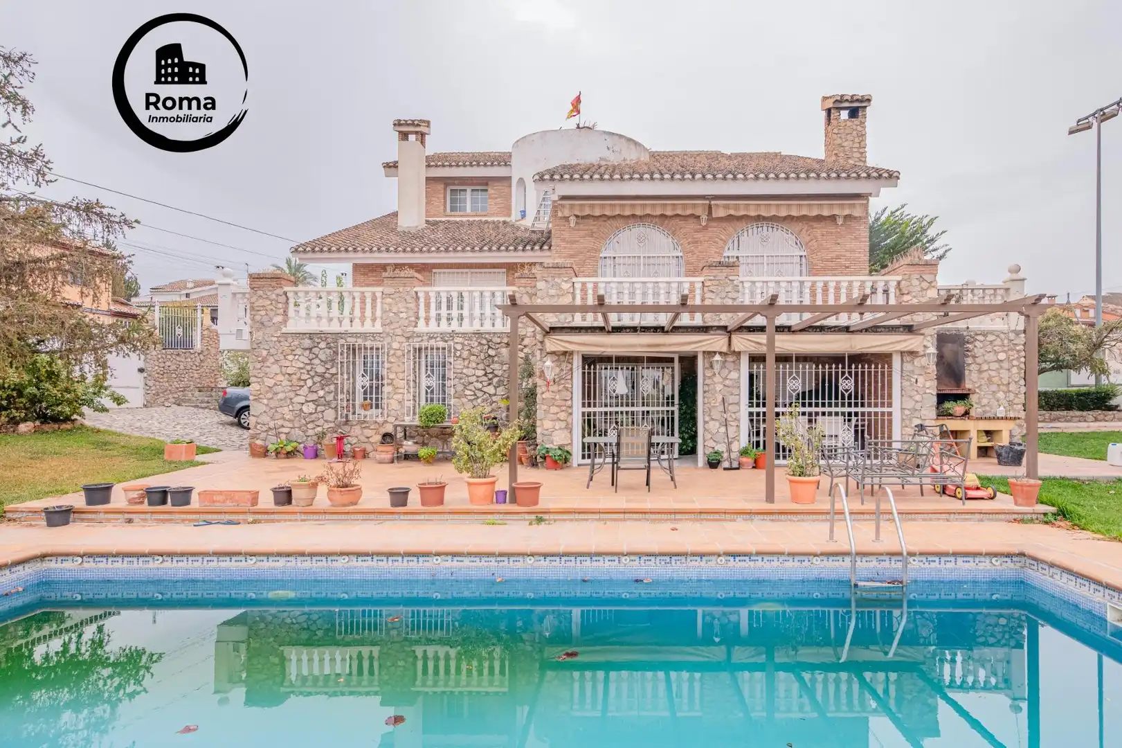Vista exterior de Casa o chalet en venta en La Zubia con Calefacción, Jardín privado y Terraza