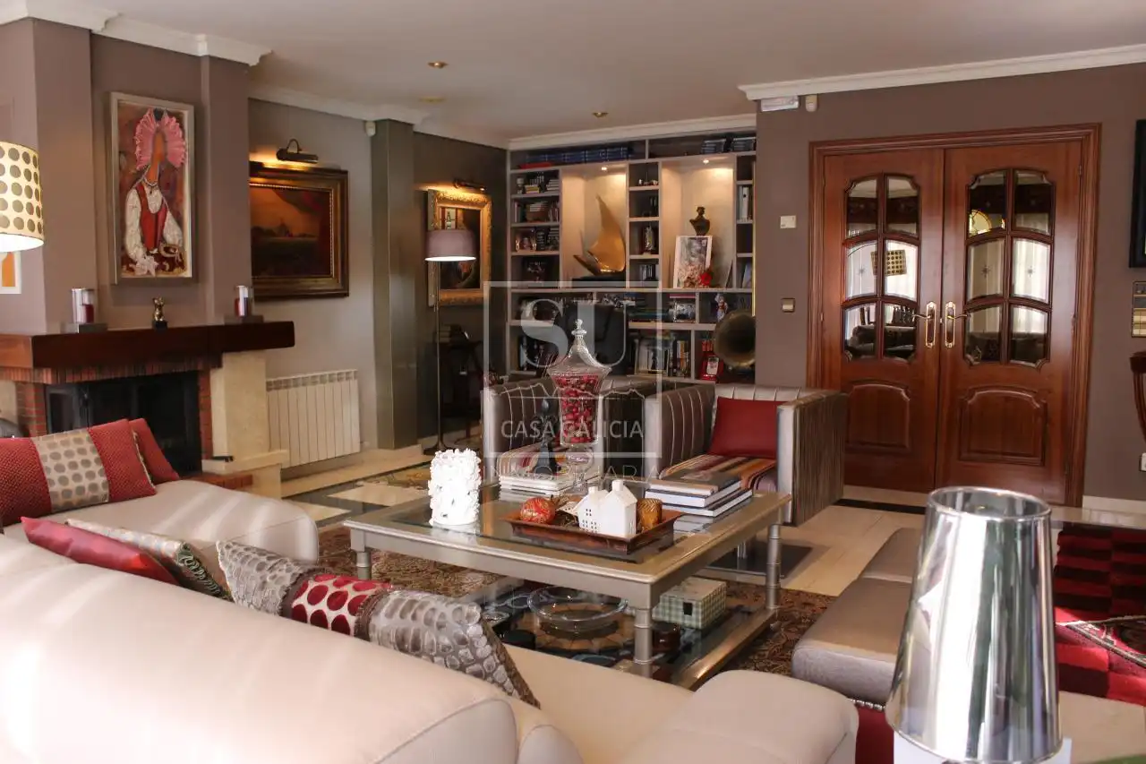 Sala de estar de Casa o chalet en venta en Vigo  con Calefacción, Jardín privado y Parquet