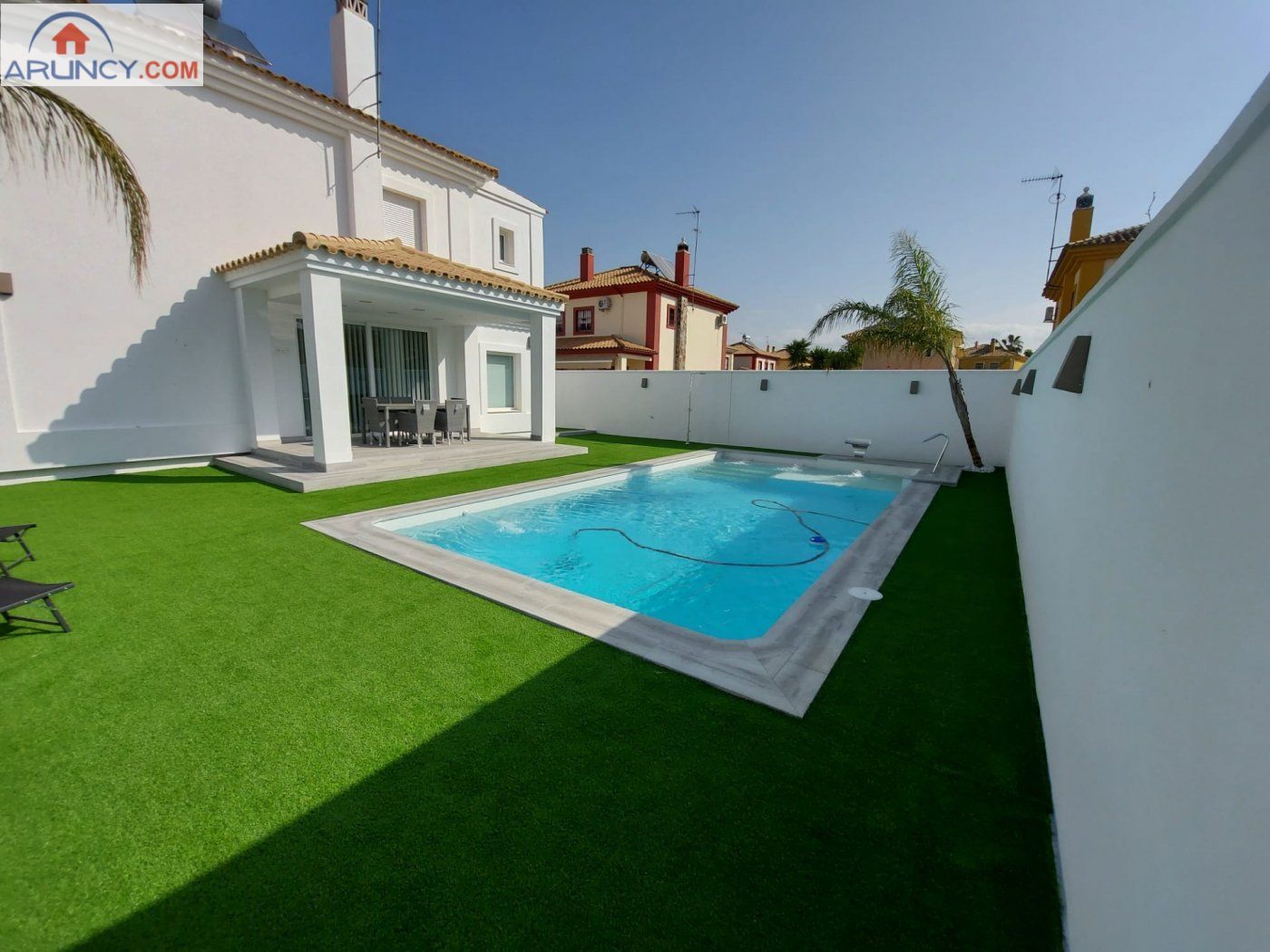 Swimming pool of House or chalet for sale in Montequinto  with Air Conditioner, Heating and Storage room