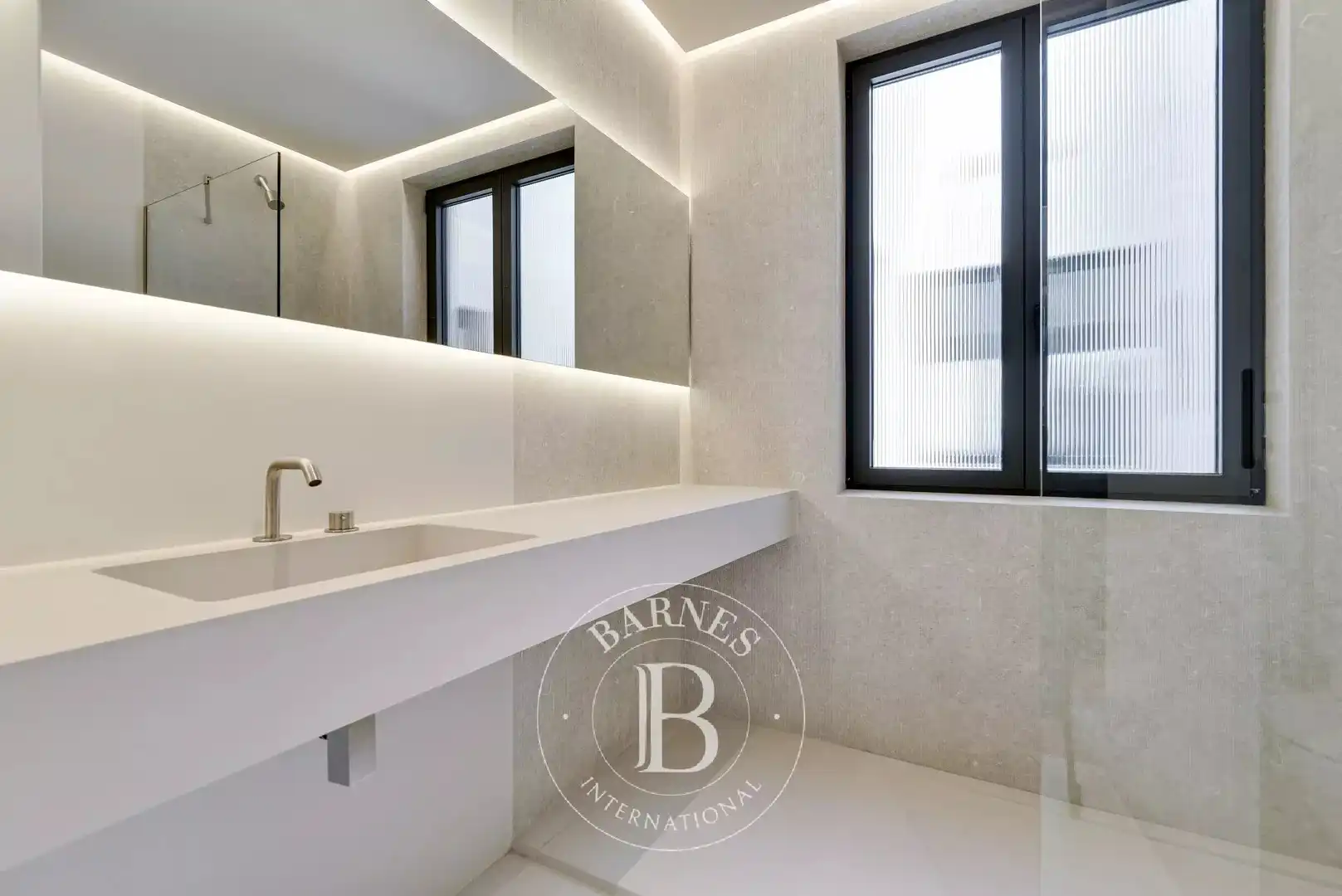 Badezimmer von Dachboden zum Verkauf in Barcelona mit Klimaanlage, Heizung und Terrasse