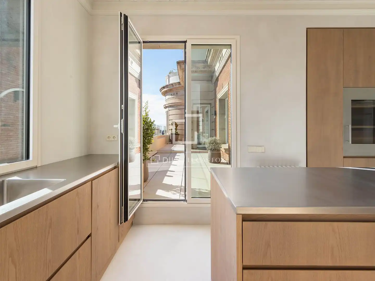 Kitchen of Attic for sale in Barcelona  with Air Conditioner, Heating and Parquet flooring