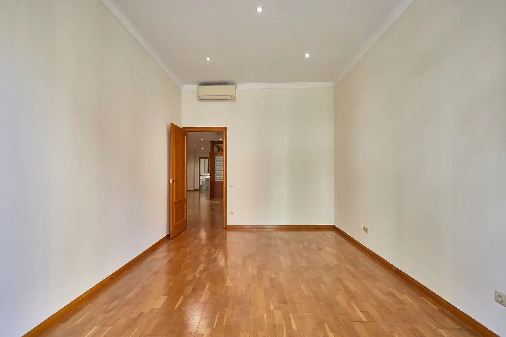 Apartments for sale in Barcelona  with Air Conditioner, Terrace and Balcony