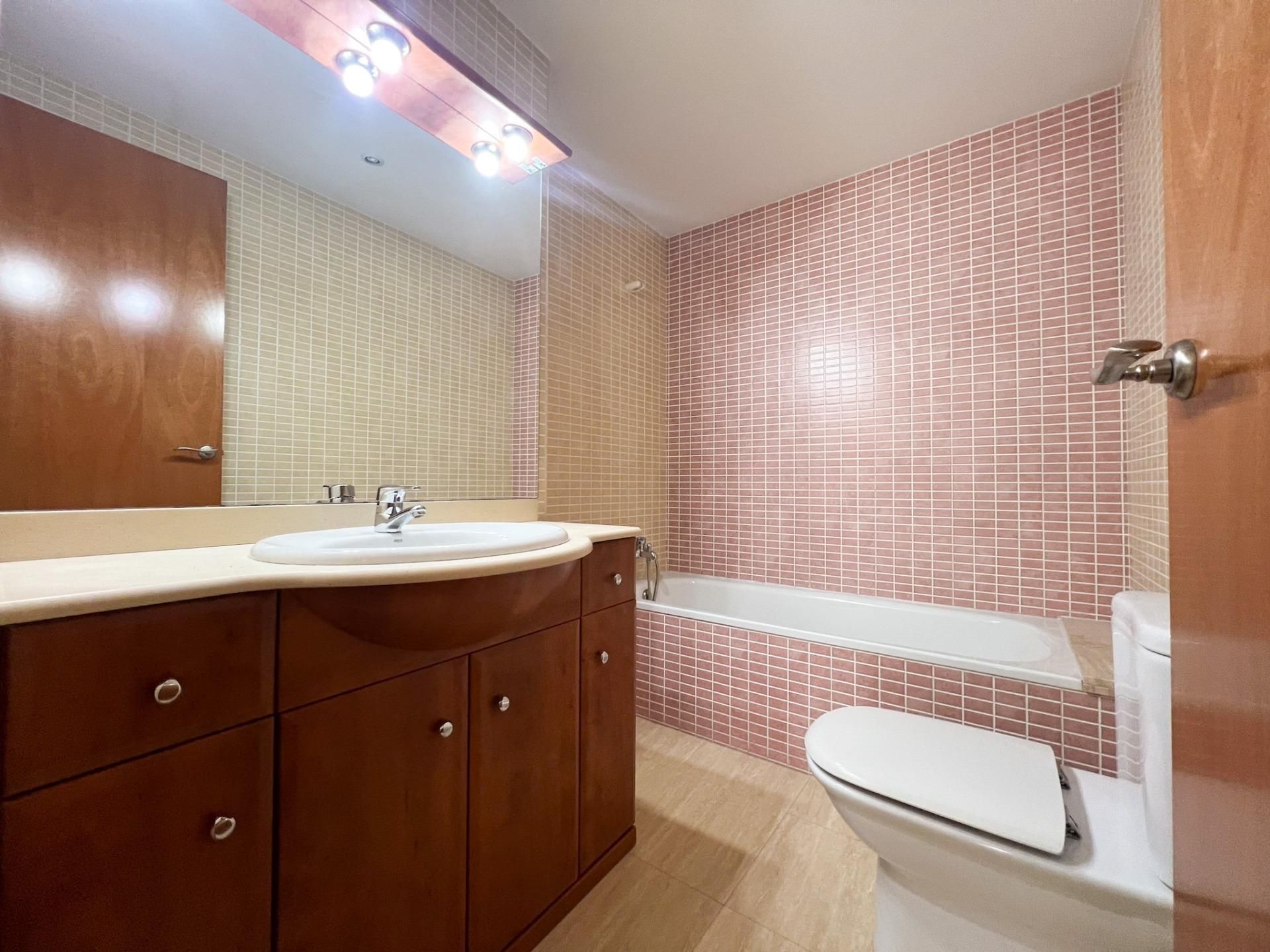 Bathroom of Flat for sale in Mataró  with Heating, Parquet flooring and Terrace