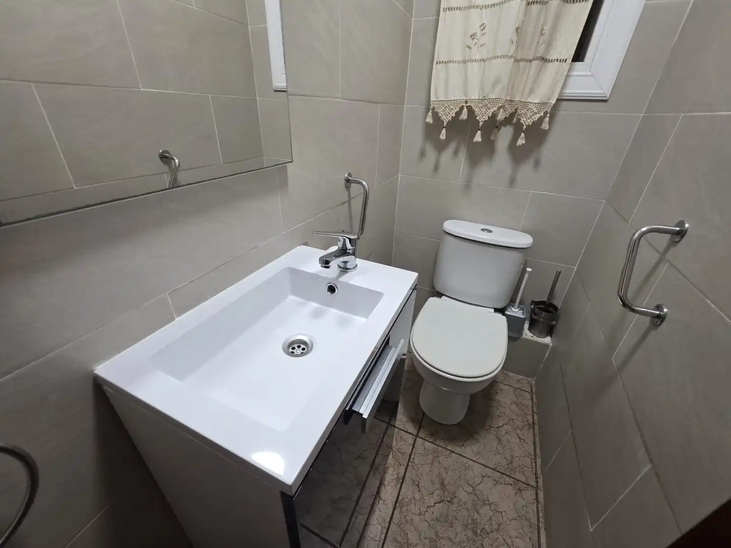 Baño de Piso de alquiler en Barberà del Vallès con Terraza