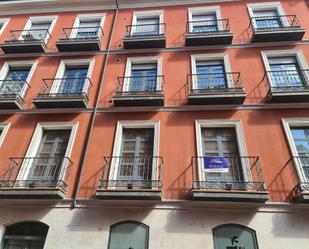 Vista exterior de Pis de lloguer en Valladolid Capital amb Calefacció, Parquet i Forn