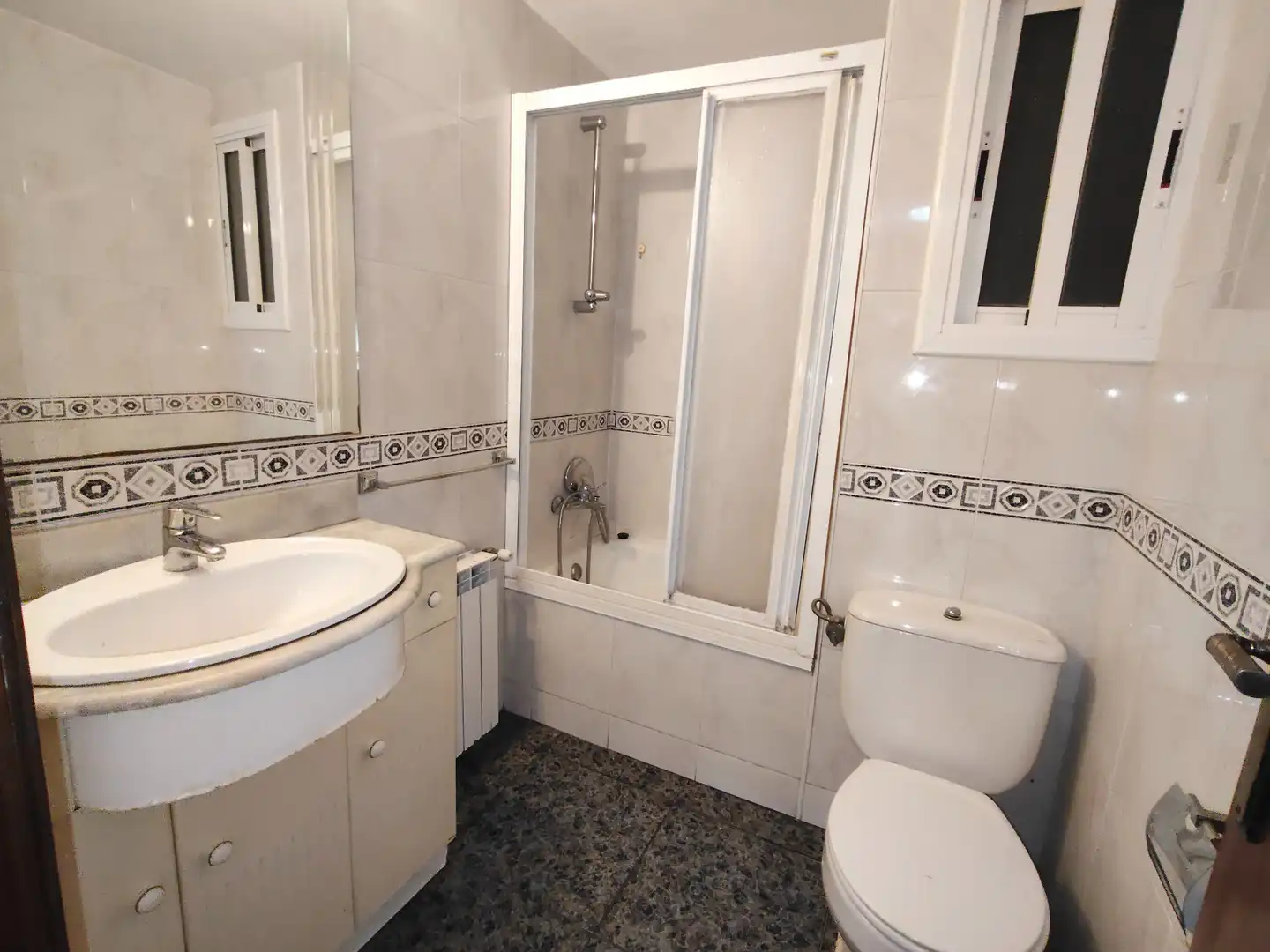 Baño de Piso en venta en Palau-solità i Plegamans con Calefacción y Balcón