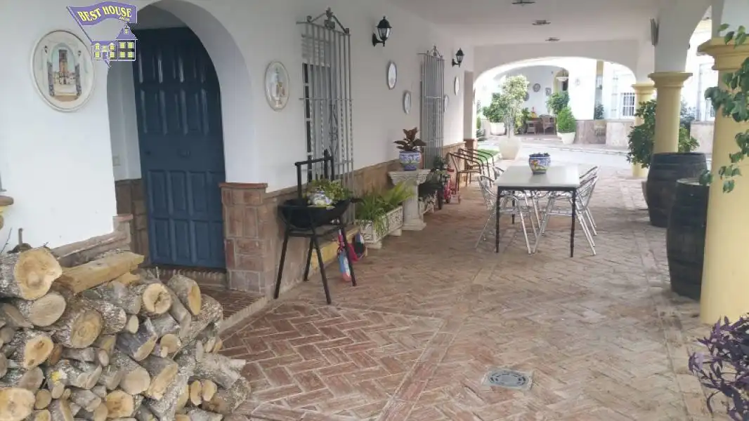 Casa o xalet en venda en Arcos de la Frontera amb Aire condicionat, Jardí privat i Traster