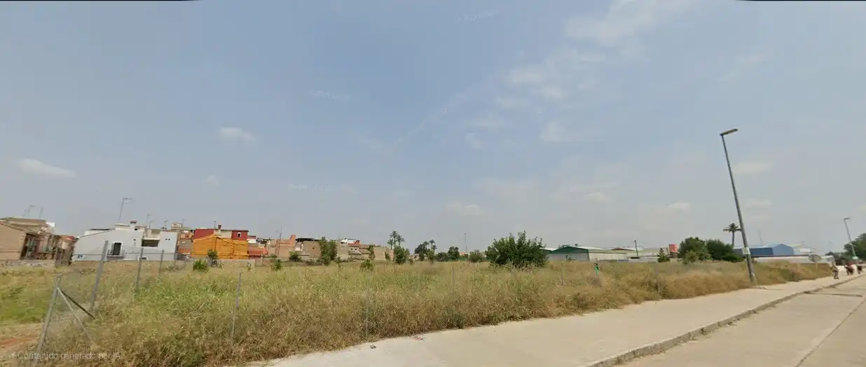 Terreny residencial en venda a Carrer de València 121