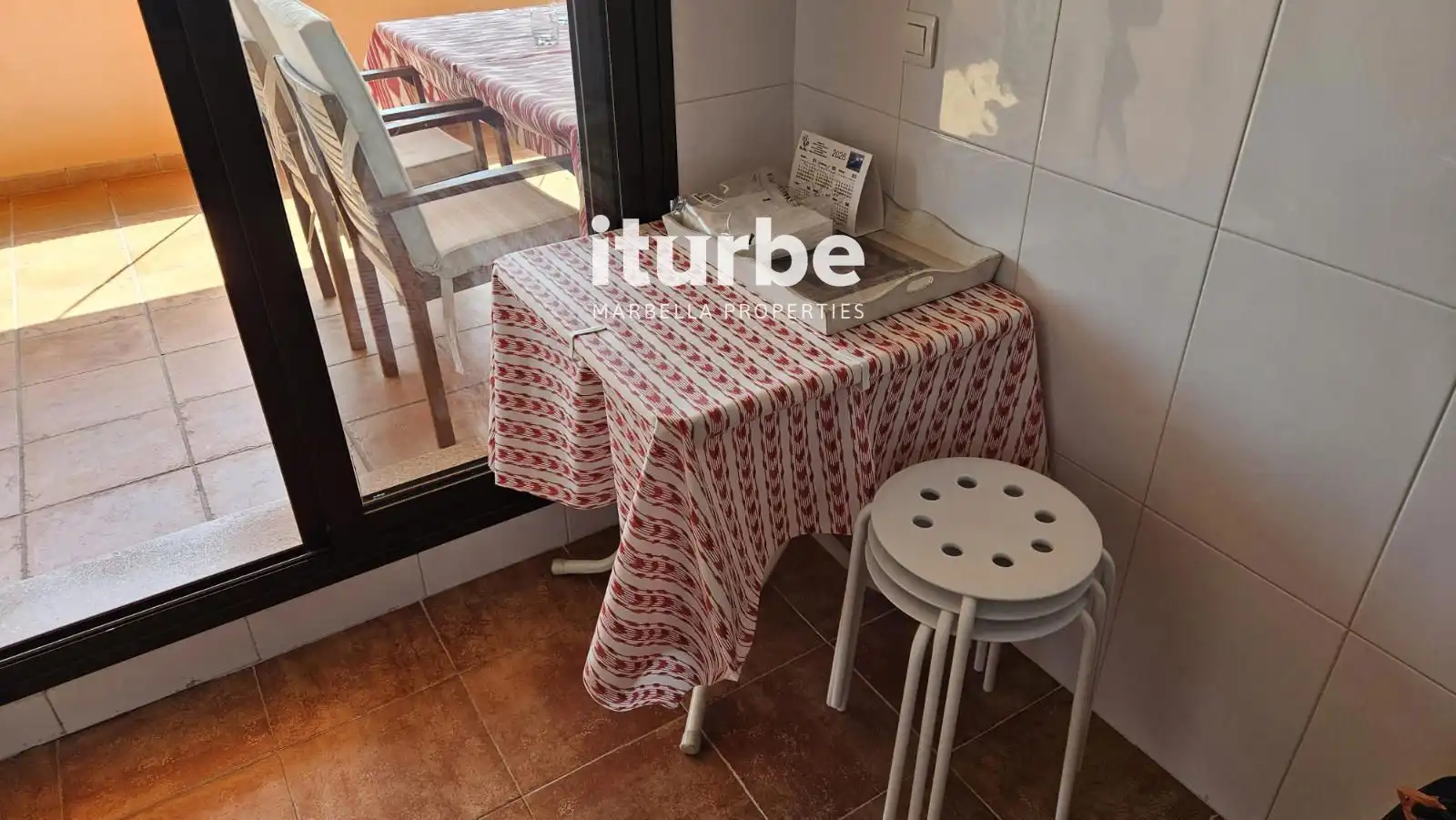 Piso de alquiler en Marbella con Aire acondicionado, Terraza y Piscina