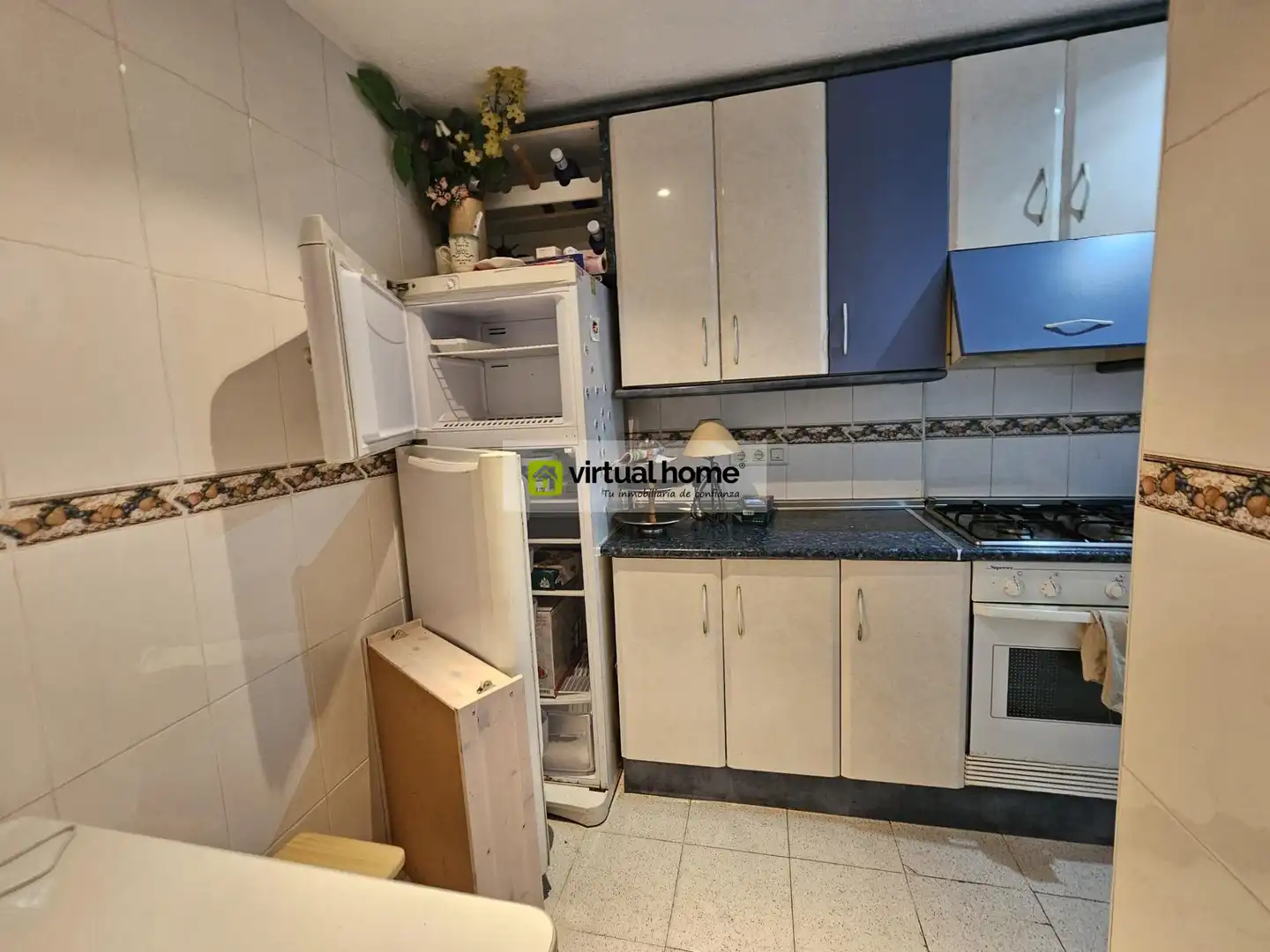 Cuina de Pis en venda en Benidorm amb Jardí privat, Terrassa i Piscina comunitària