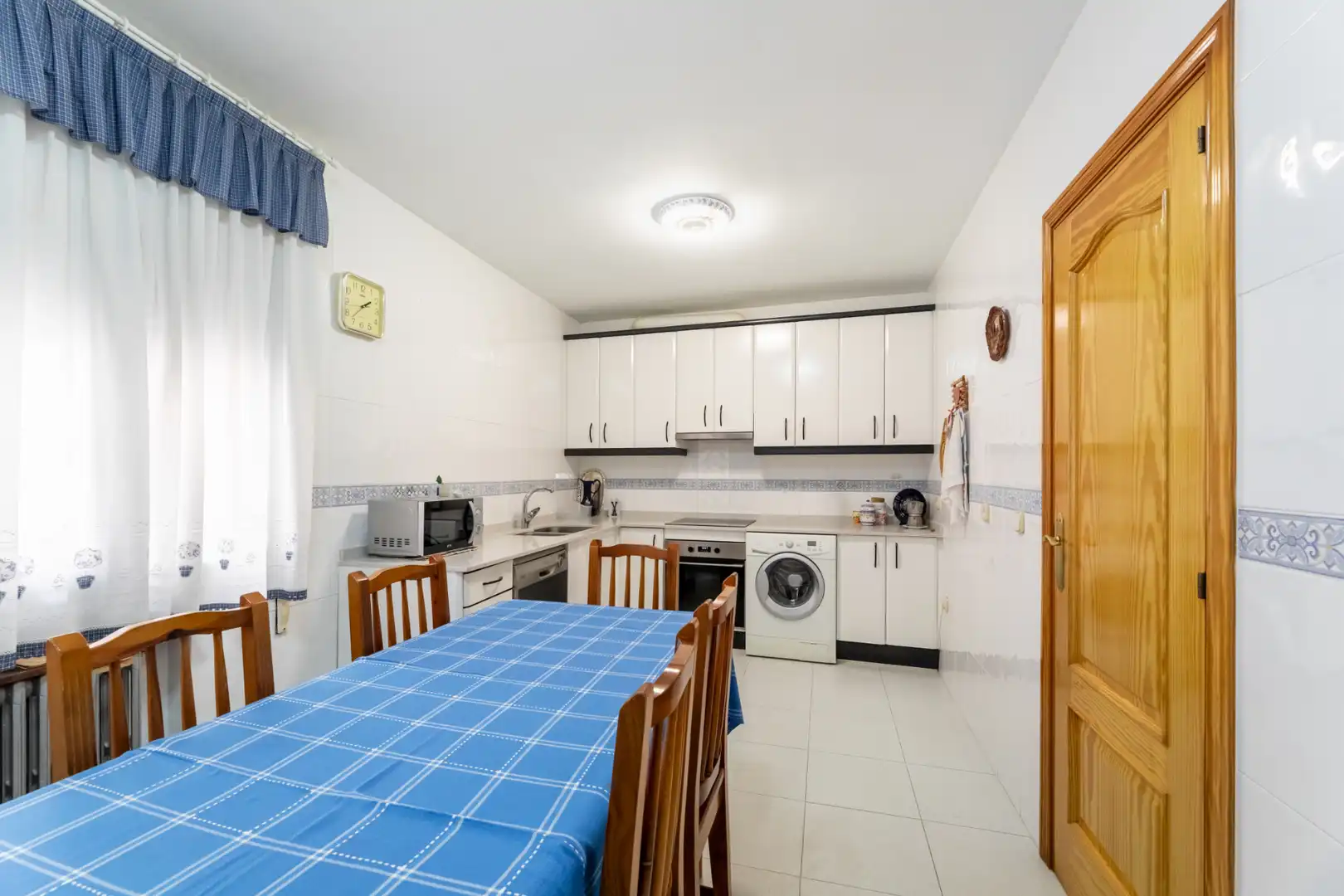 Cocina de Casa adosada en venta en Chiloeches con Calefacción y Balcón