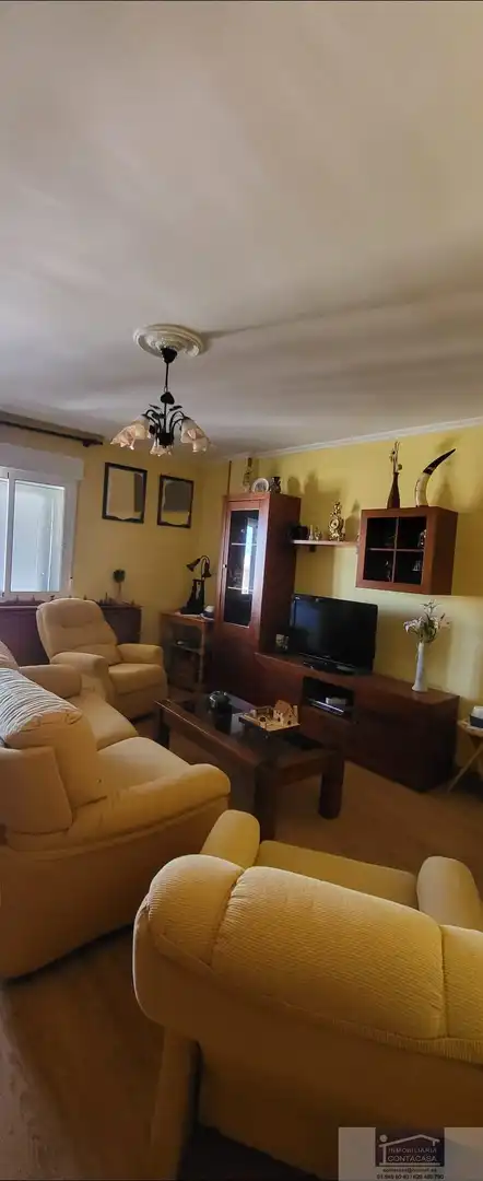 Sala d'estar de Pis en venda en Piedrahíta amb Calefacció, Terrassa i Traster