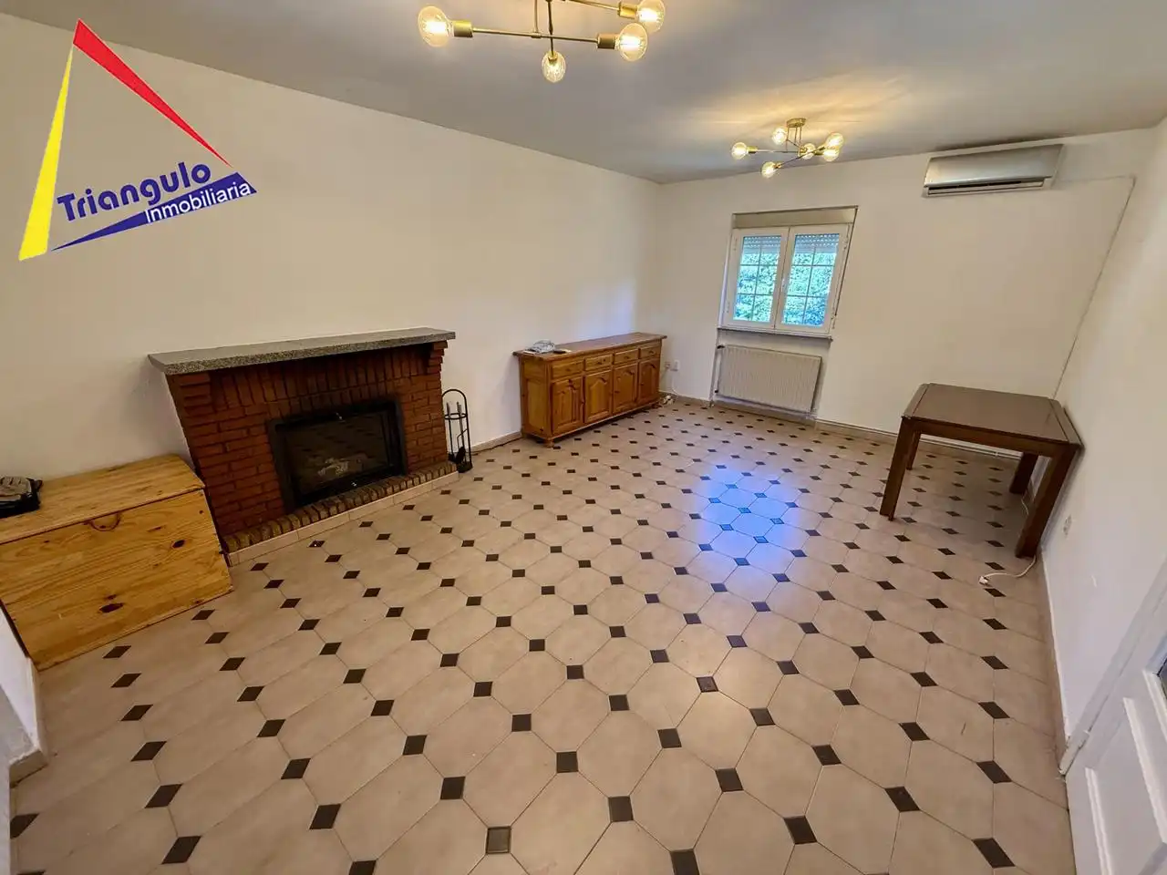 Sala de estar de Casa o chalet en venta en Marugán con Aire acondicionado, Calefacción y Jardín privado