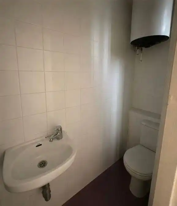 Bathroom of Apartments for sale in Madrid