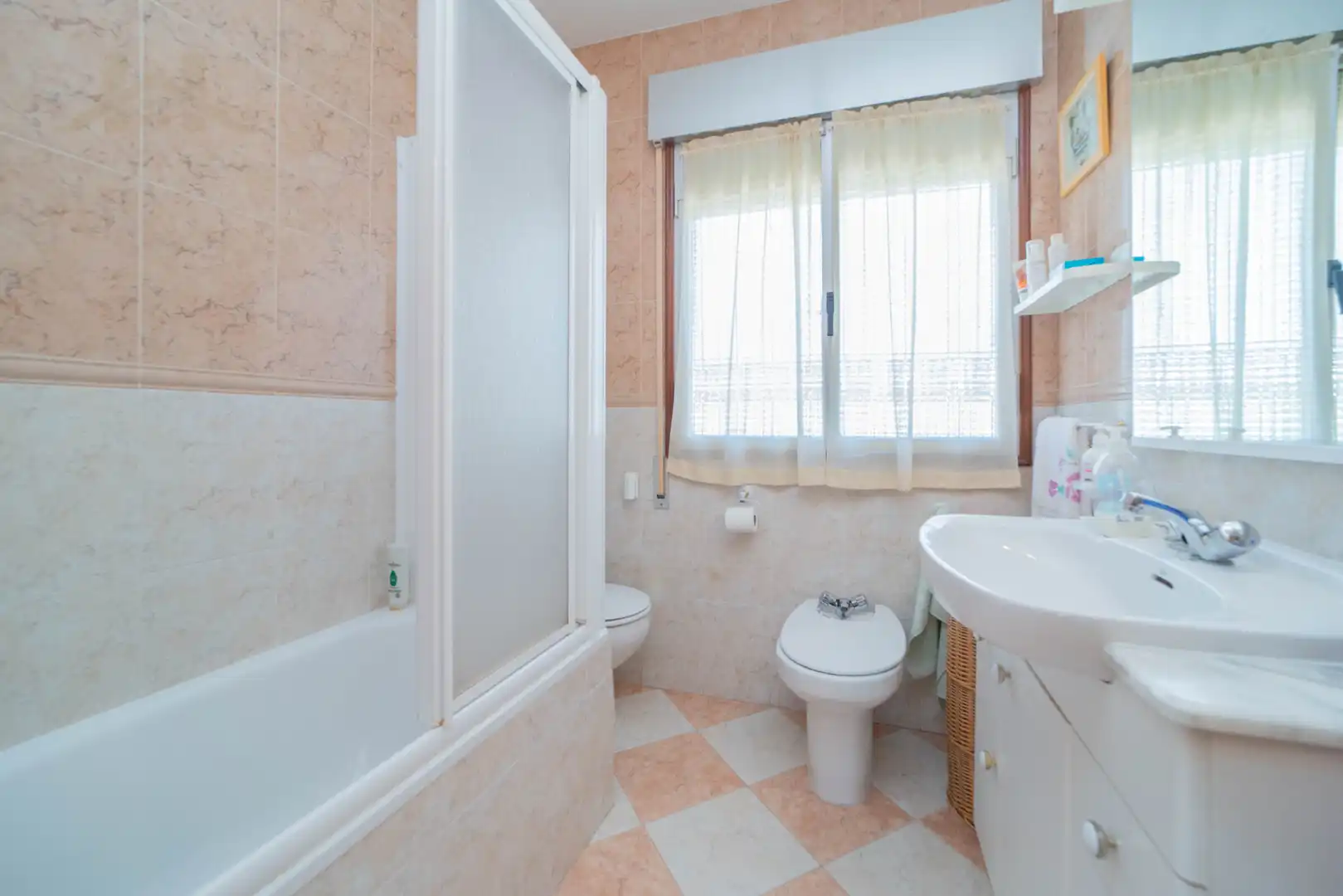 Bathroom of Houses for sale in Santa Cruz del Retamar  with Air Conditioner, Heating and Private garden