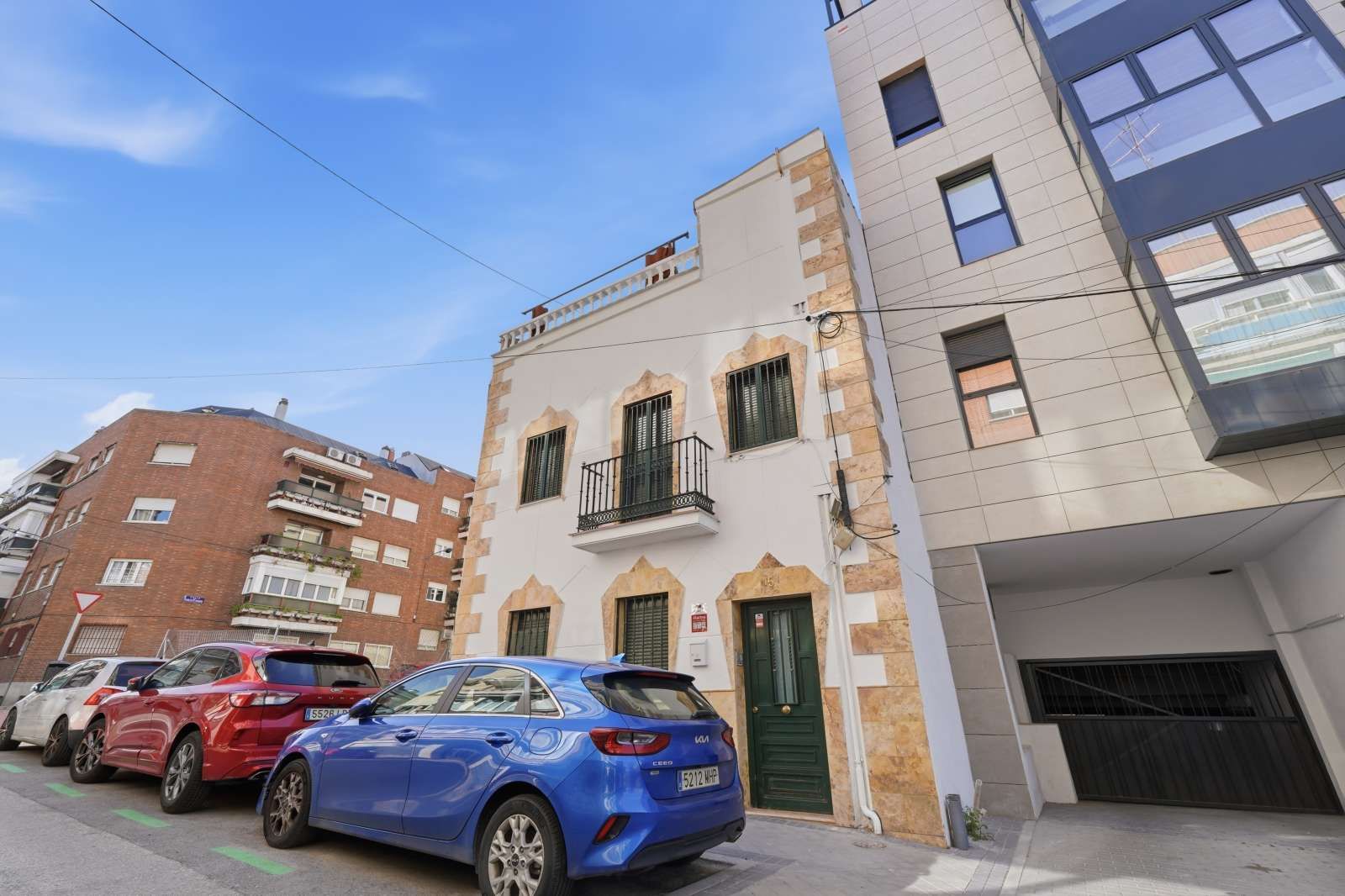 Exterior view of Apartment for share in  Madrid Capital  with Air Conditioner, Heating and Terrace