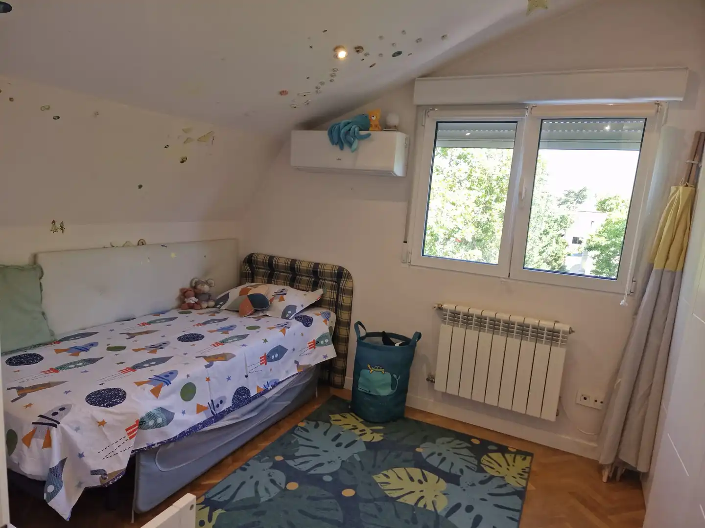 Habitación de Dúplex de alquiler en Madrid con Aire acondicionado, Calefacción y Piscina