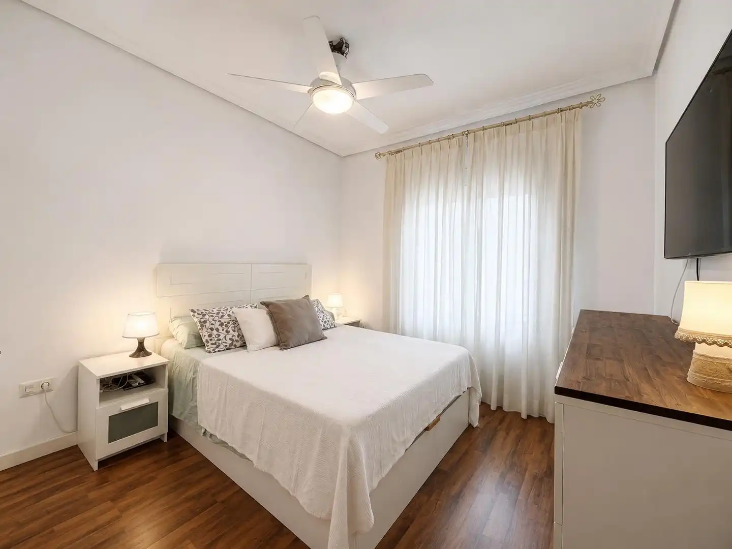 Bedroom of Flat for rent in Valencia  with Heating, Parquet flooring and Furnished