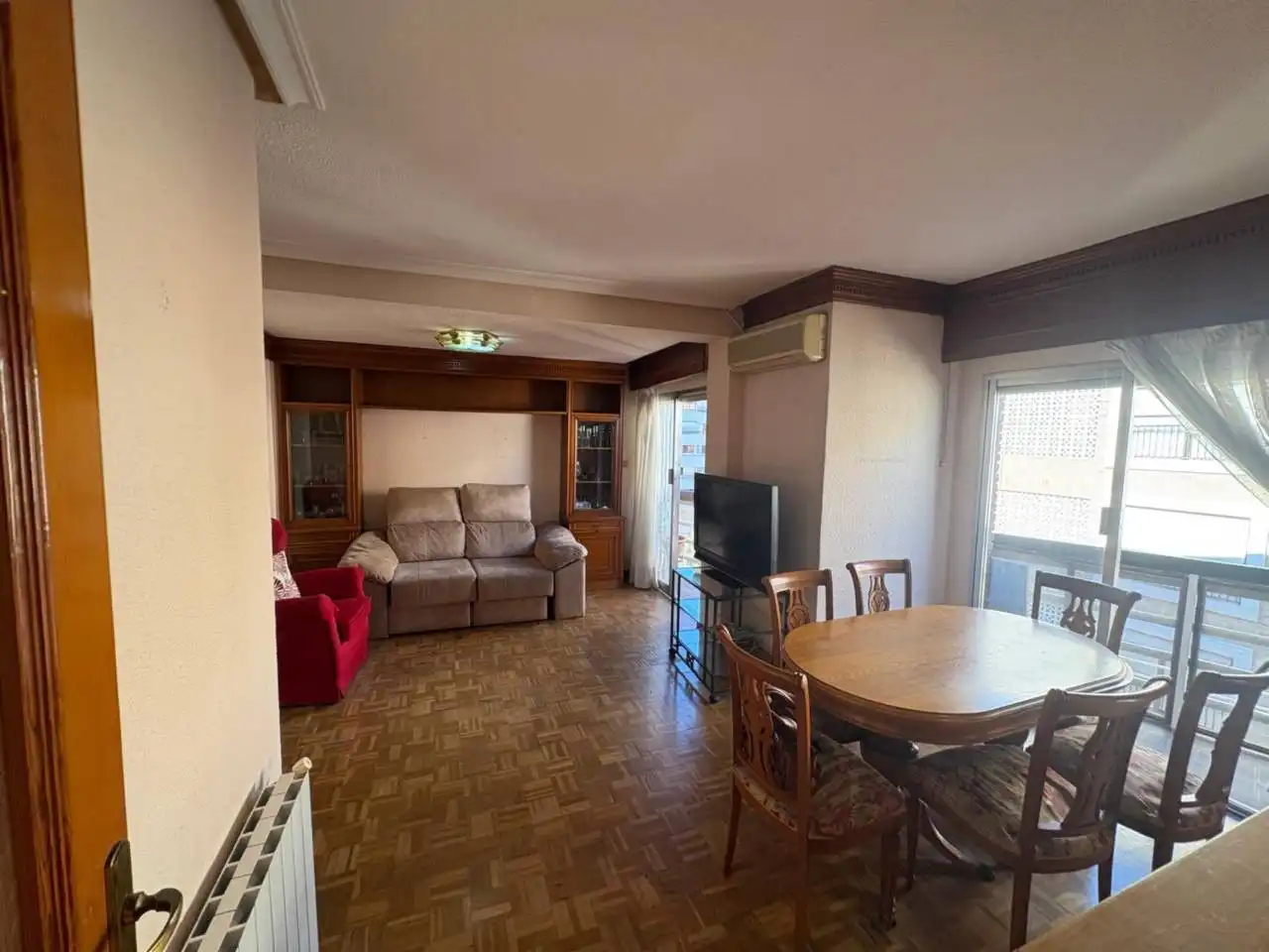 Sala de estar de Piso en venta en Alicante / Alacant con Aire acondicionado, Calefacción y Amueblado